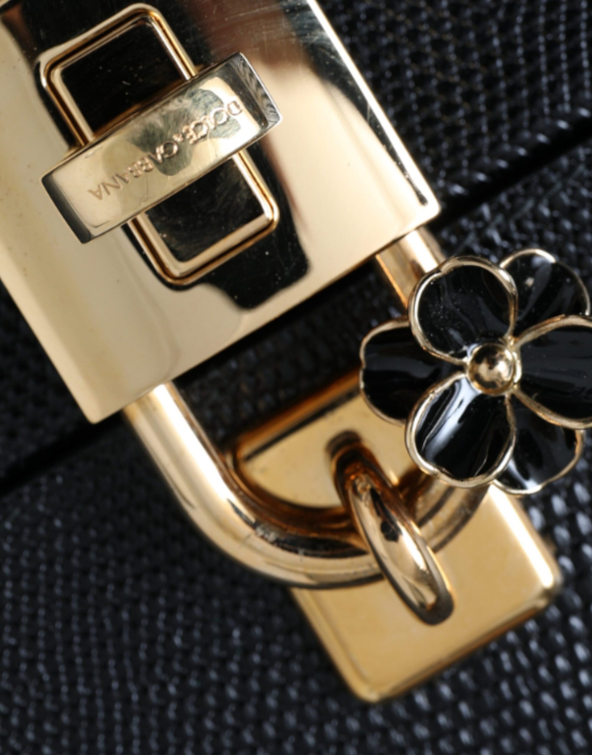 dolce-gabbana-box-bag-detail-padlock