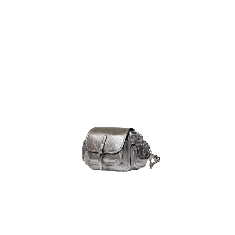 chic-silver-leather-bag-fall-winter-collection