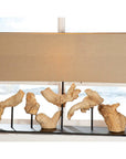 Natuurlijke tafellamp uit hout op metalen voet en beige lampenkap