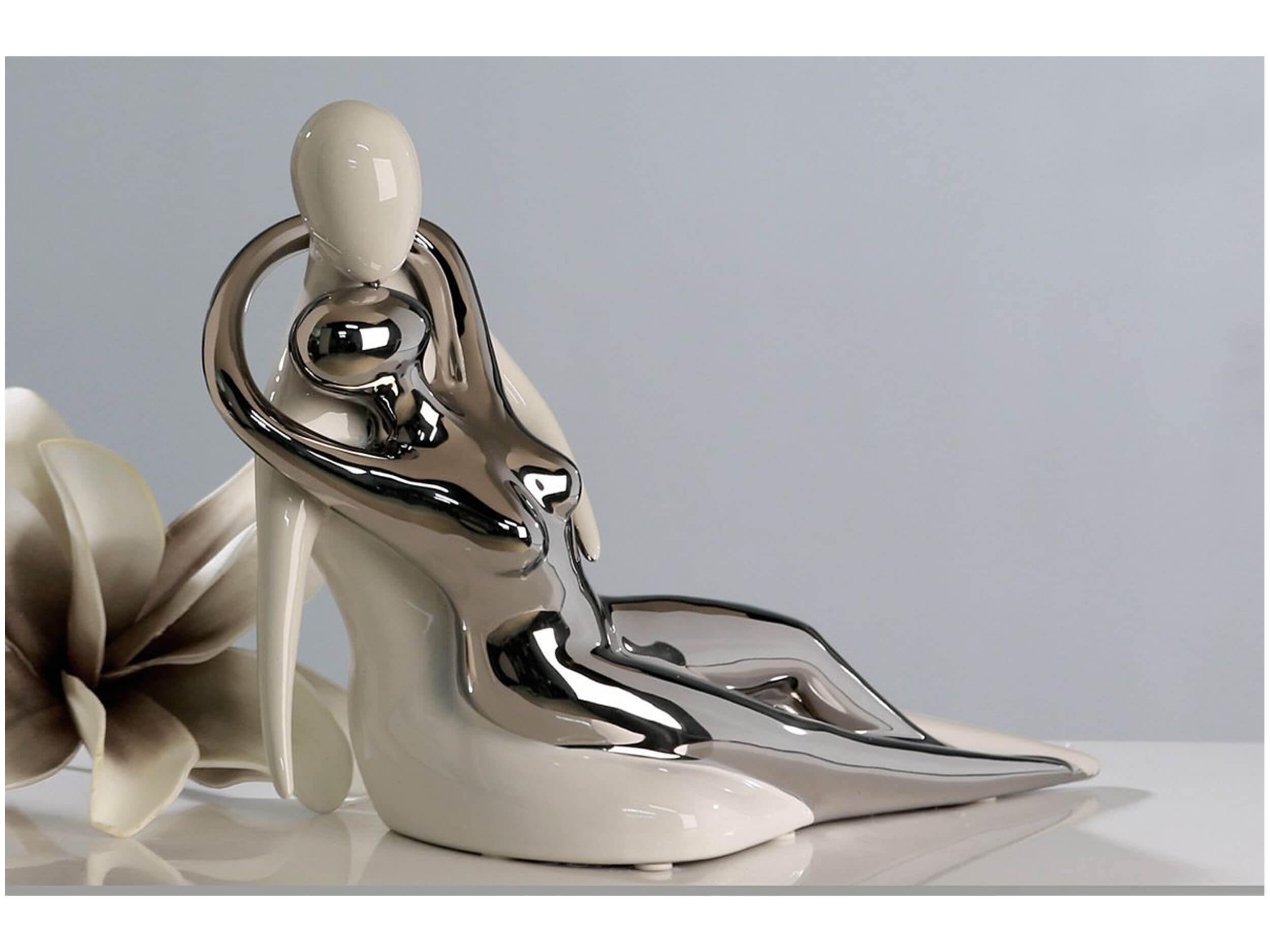 Sculpture &quot;Dreaming&quot; white / silver | H. 21 cm