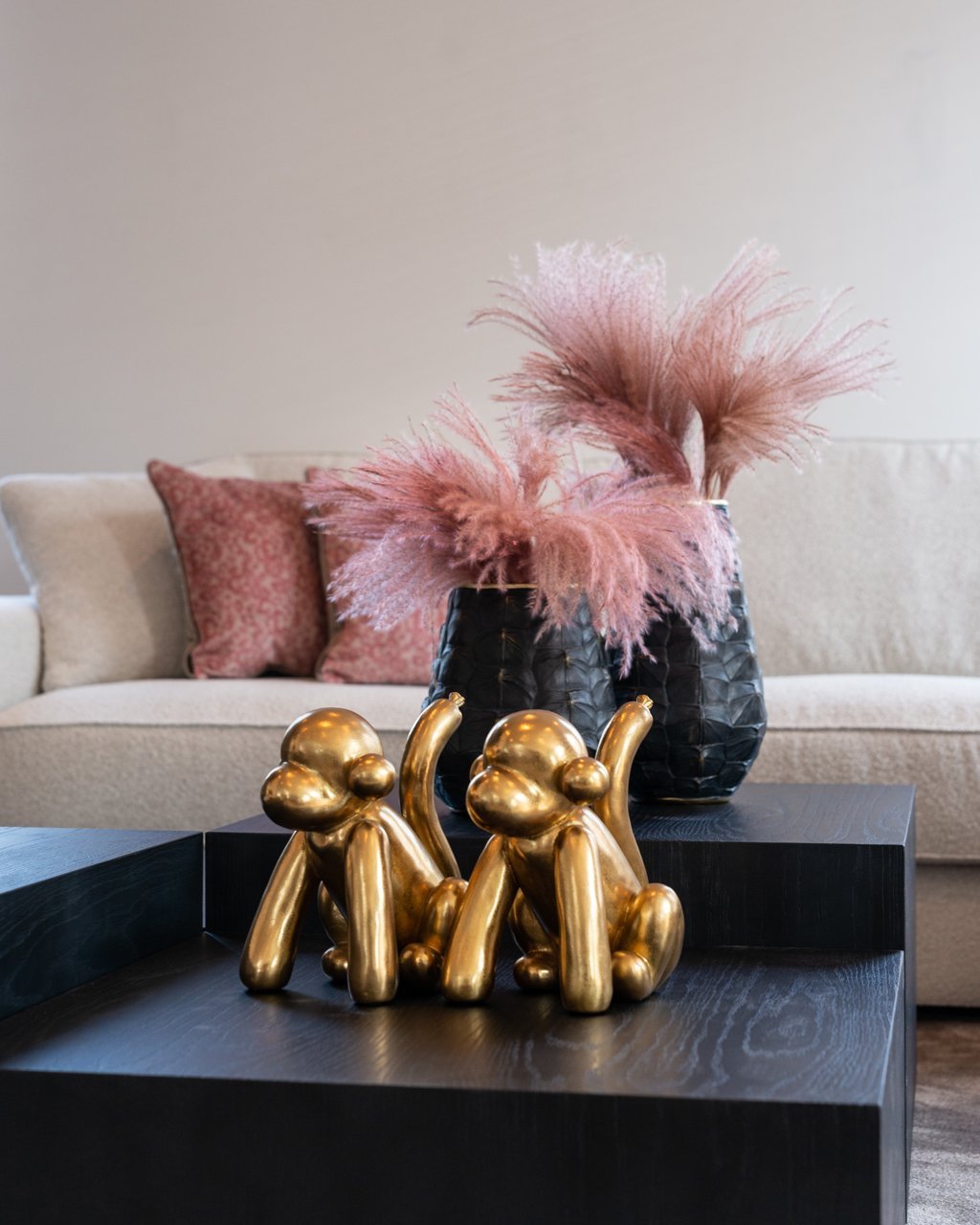 2 Ballon-aap sculpturen zorgen samen voor een leuke en speelse sfeer in je interieur