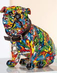 Zittende bulldog graffiti figuur met halsband