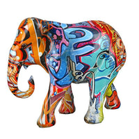 Kleurrijk olifanten beeld in polyresing
