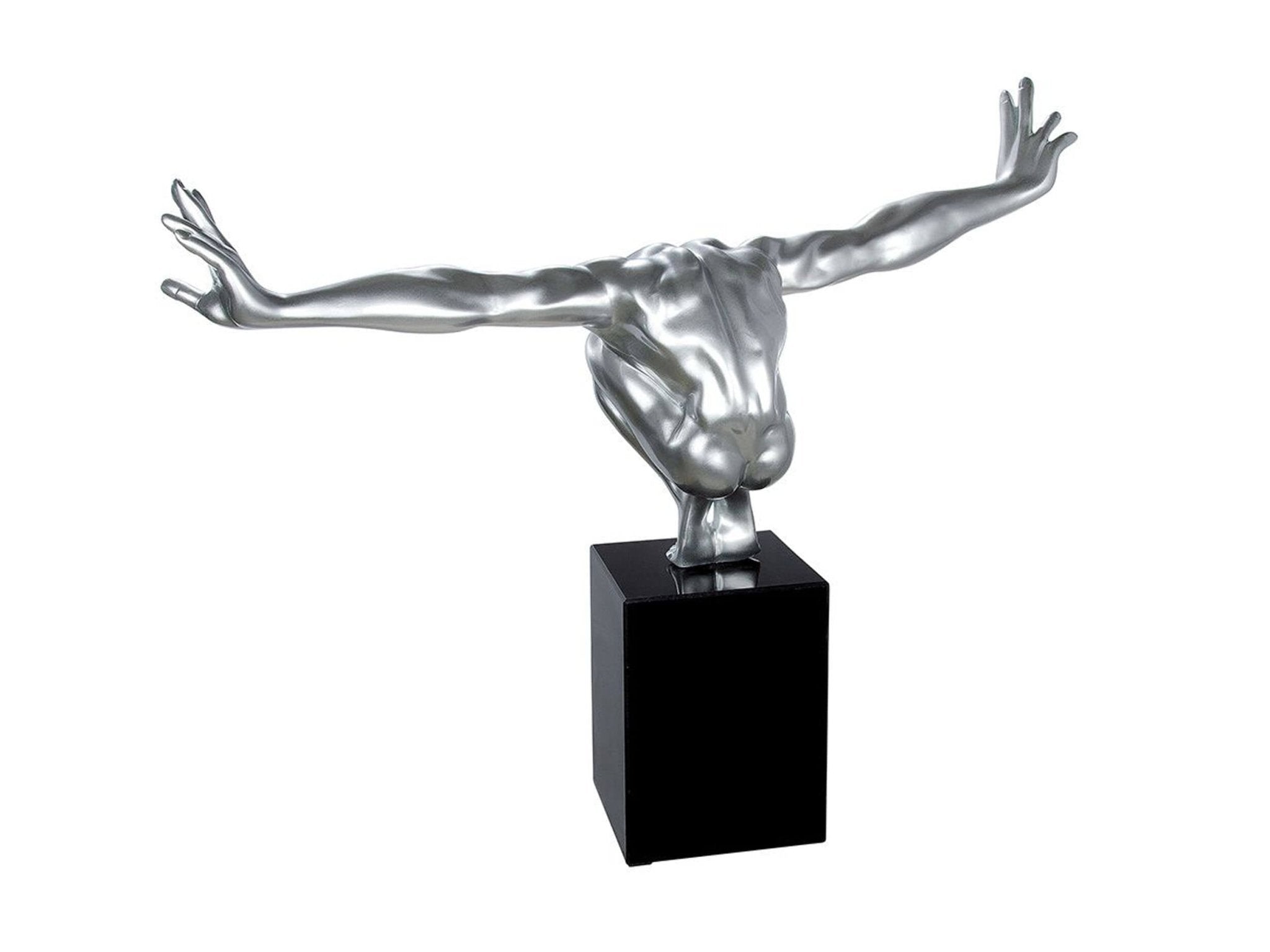 zilveren sculptuur van sportman cliffhanger op zwarte doos H 45 cm